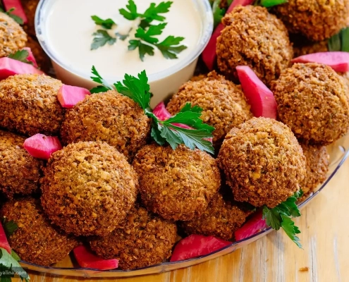 How to Eat Falafel with Hummus